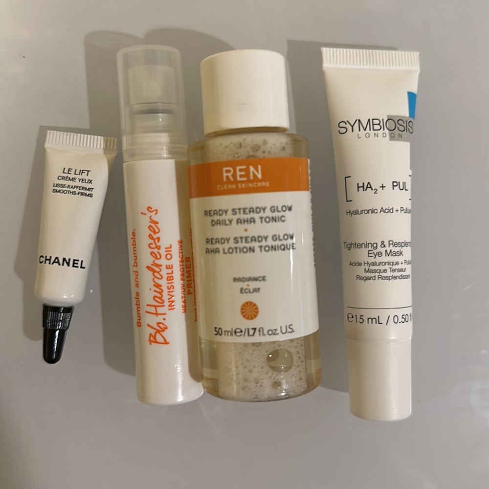 Luxury high end beauty bag of skincare/makeup samples & deluxe trial size bundle - Picture 4 of 8